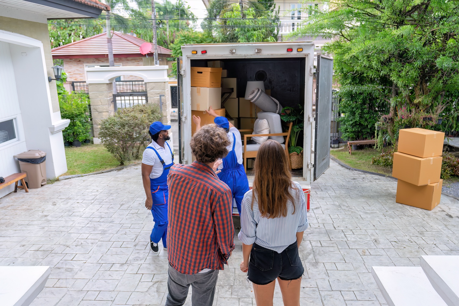 จ้างรถขนของ